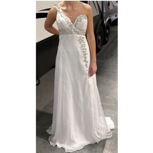 Elegant White One-Shoulder Dress